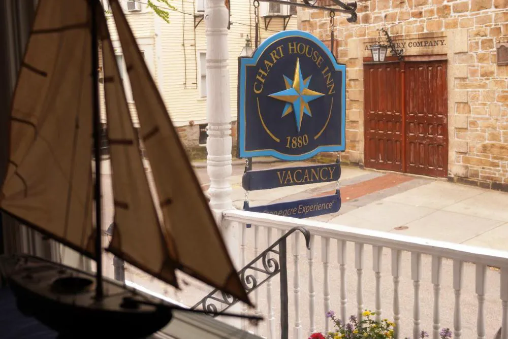 Chart House Inn hotel hero