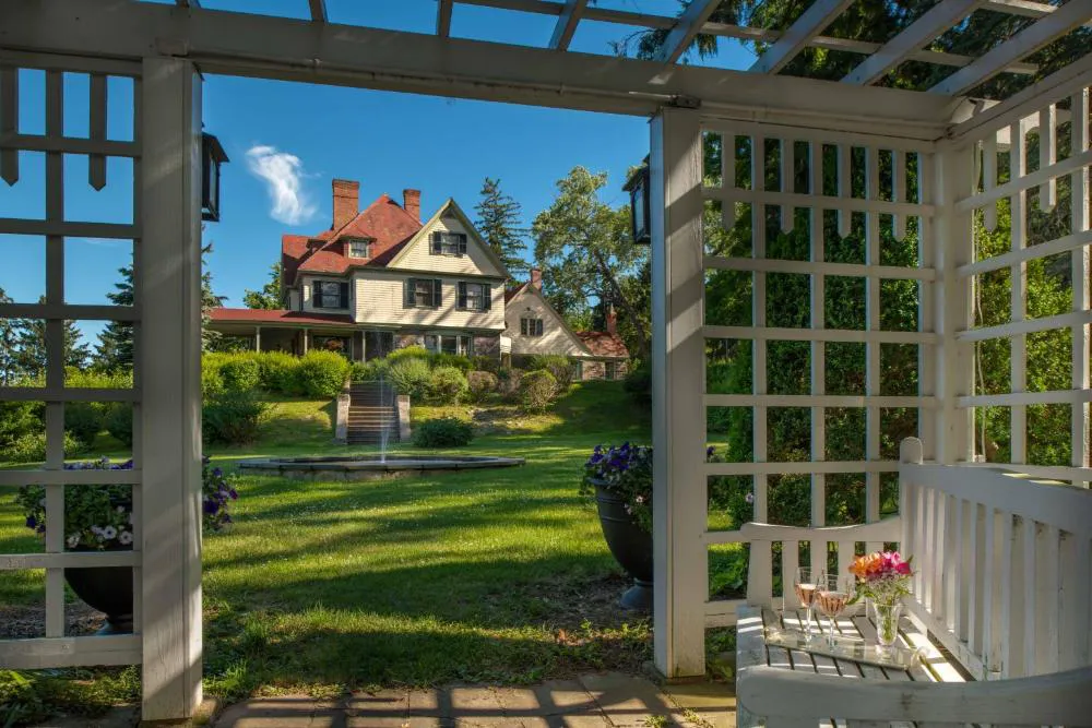 Idlwilde Inn hotel hero