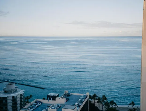 Pacific Monarch Hotel hotel detail image 3