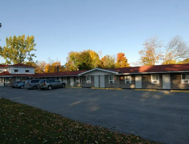 Kings Inn - Orillia hotel detail image 1