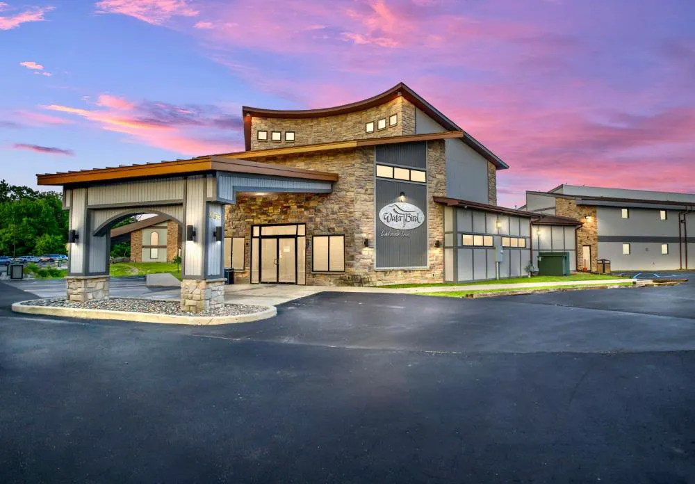 Waterbird Lakeside Inn hotel hero