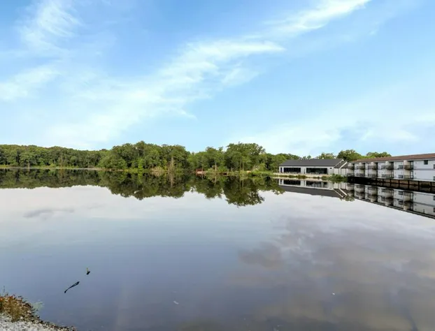 Waterbird Lakeside Inn hotel detail image 3