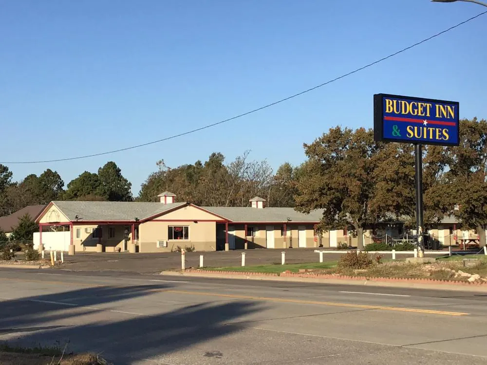 Budget Inn and Suites Colby hotel hero