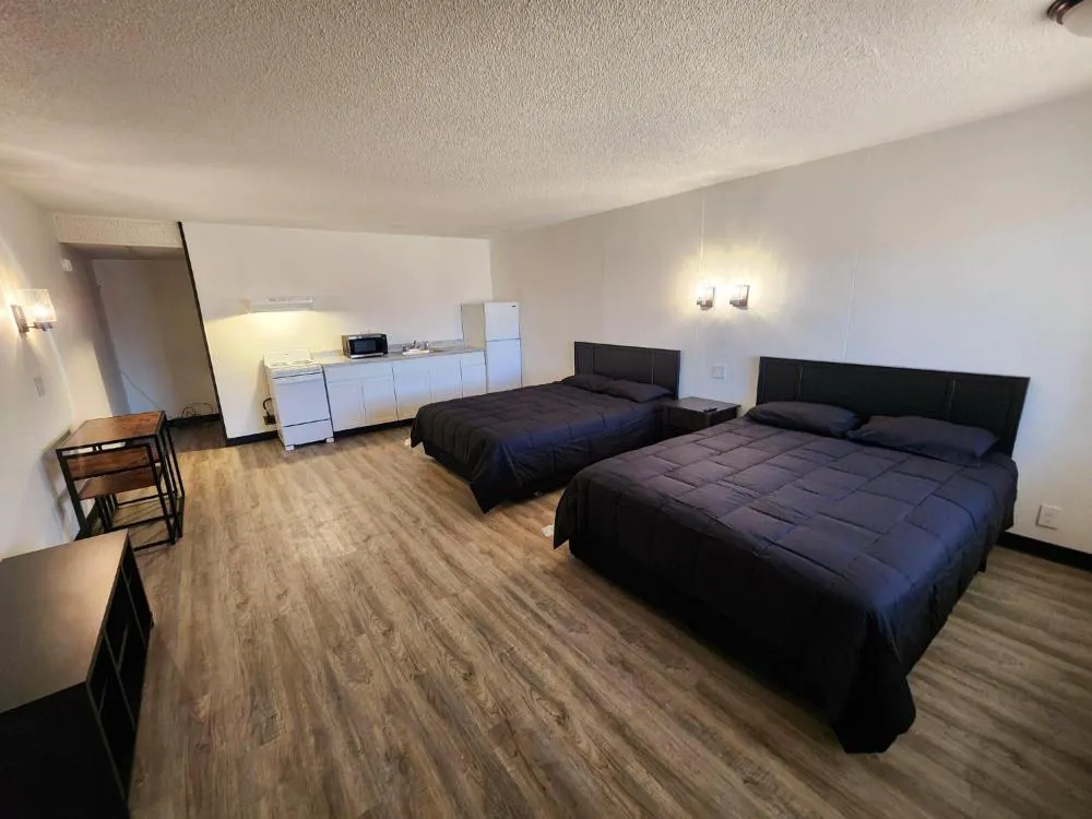 The Hastings Inn Salina hotel hero