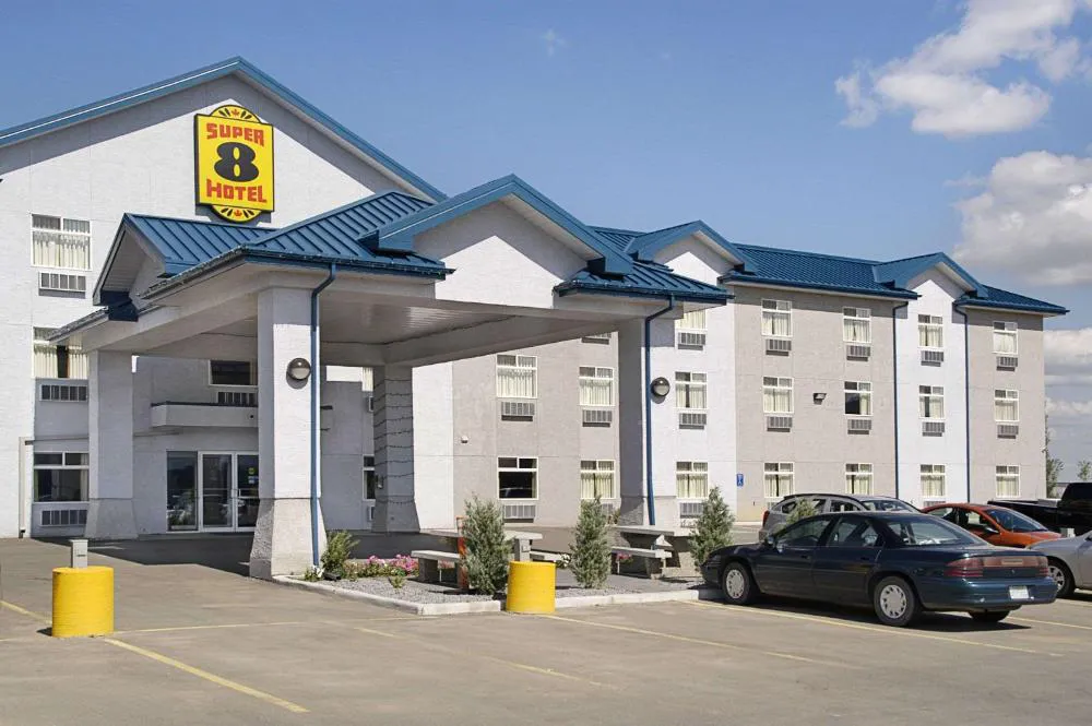 Super 8 by Wyndham Fort Saskatchewan hotel hero