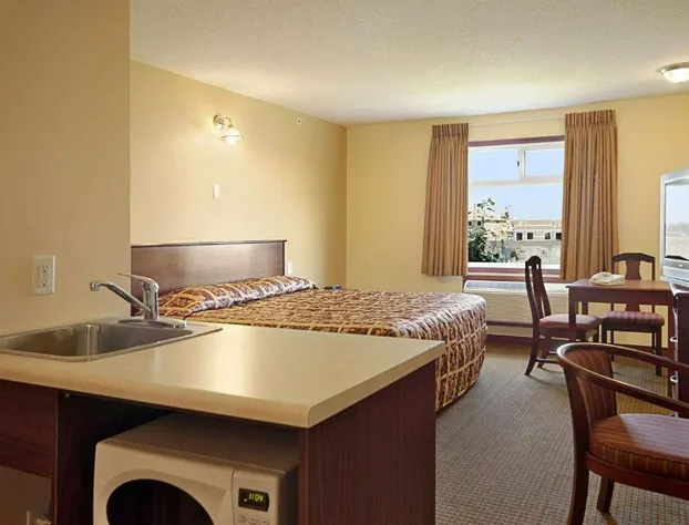 Super 8 by Wyndham Fort Saskatchewan hotel detail image 4