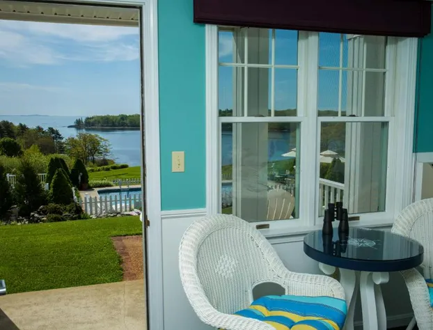 Strawberry Hill Seaside Inn hotel detail image 1