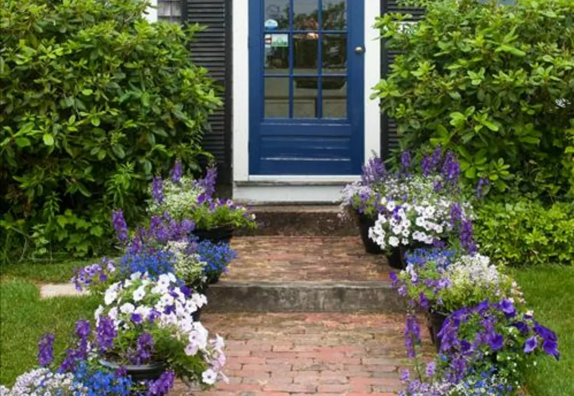 Ship's Knees Inn hotel hero