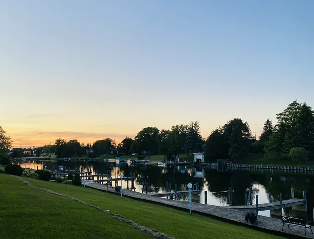 Fleetwood Inn & Suites hotel detail image 1