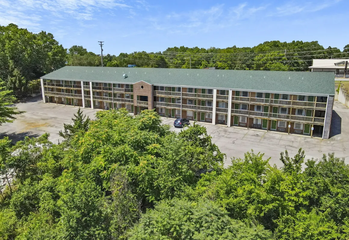 White Wing Lodge hotel hero