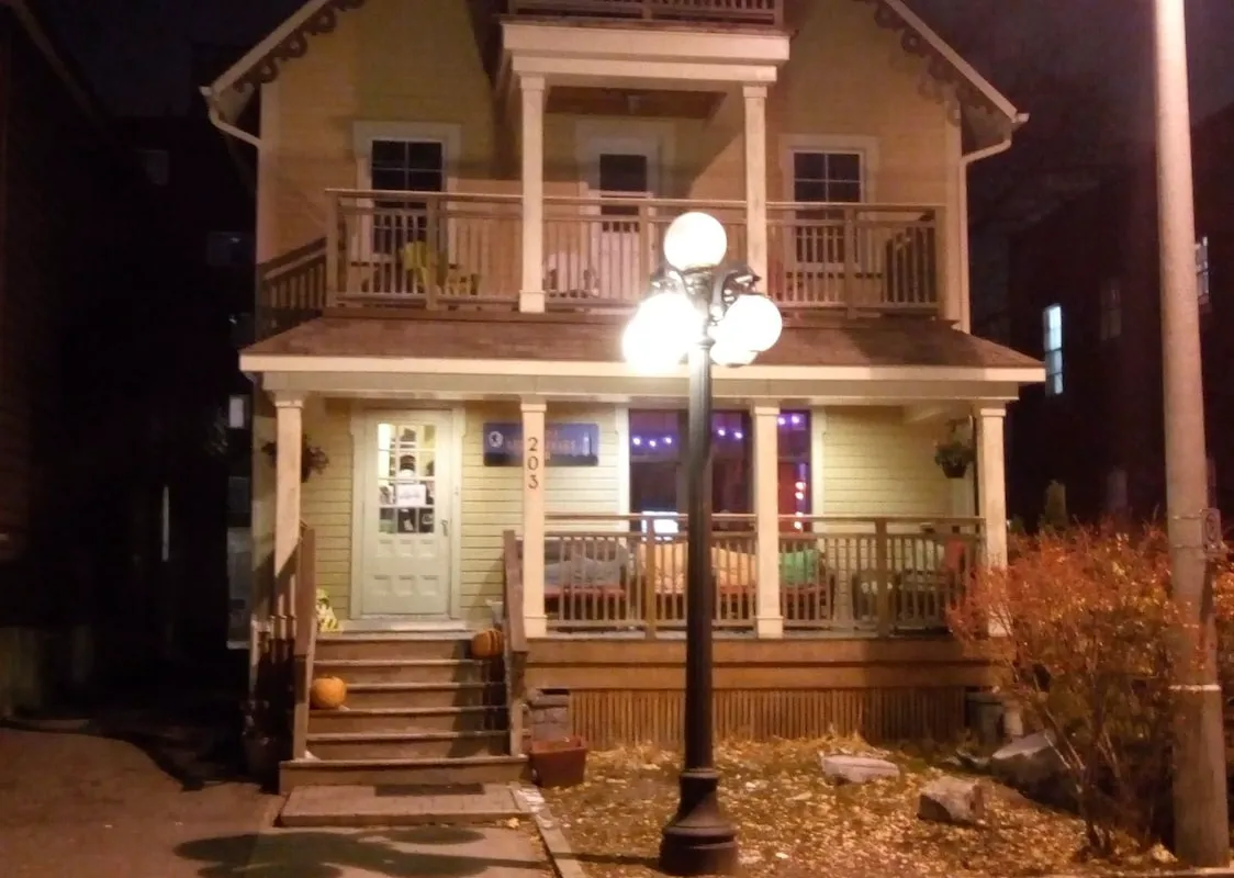 Ottawa Backpackers Inn hotel hero