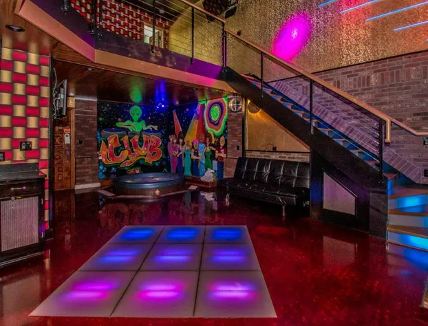 Adventure Suites hotel detail image 4