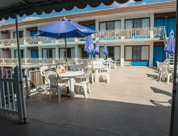 Windjammer Motor Inn hotel detail image 1