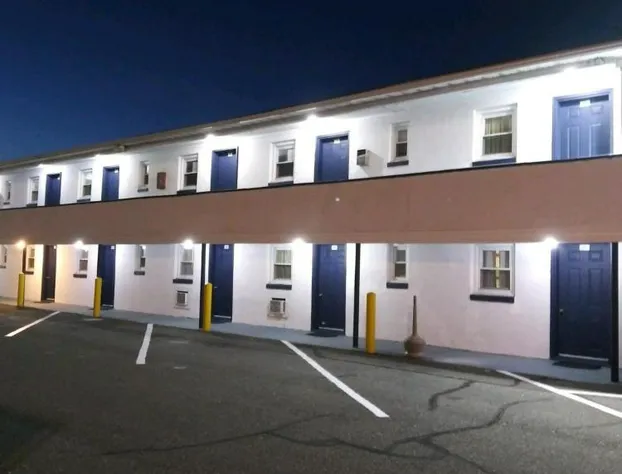 Budget Inn Motel Suites hotel detail image 1