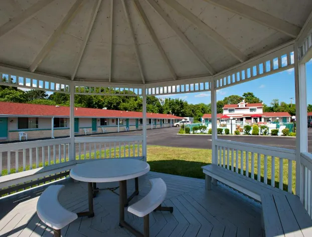 Economy Motel Inn & Suites hotel detail image 3