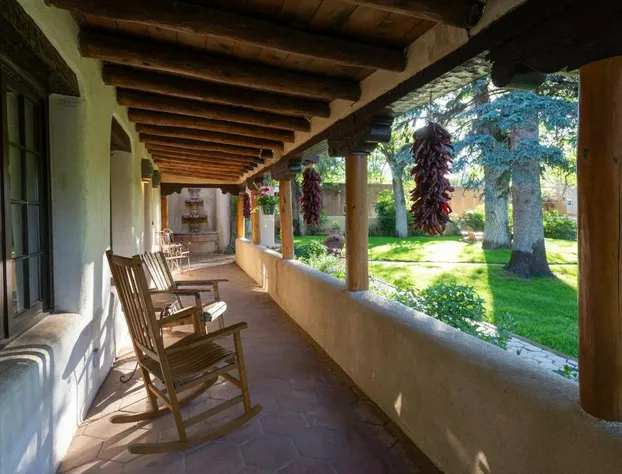 Inn on La Loma Plaza hotel detail image 4