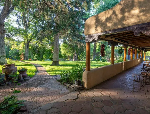 Inn on La Loma Plaza hotel detail image 4