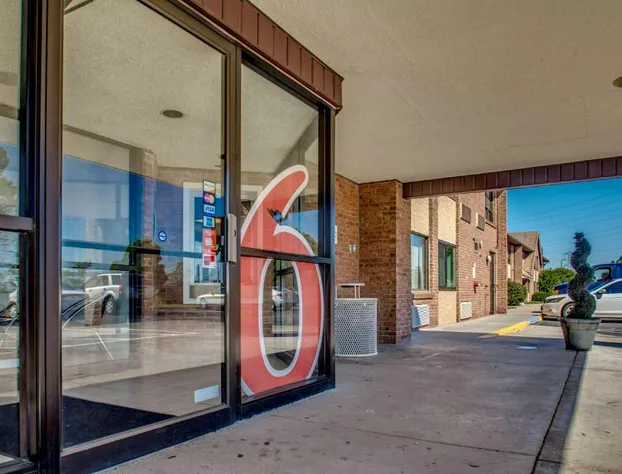 Motel 6 Amherst, NY - Buffalo hotel detail image 3