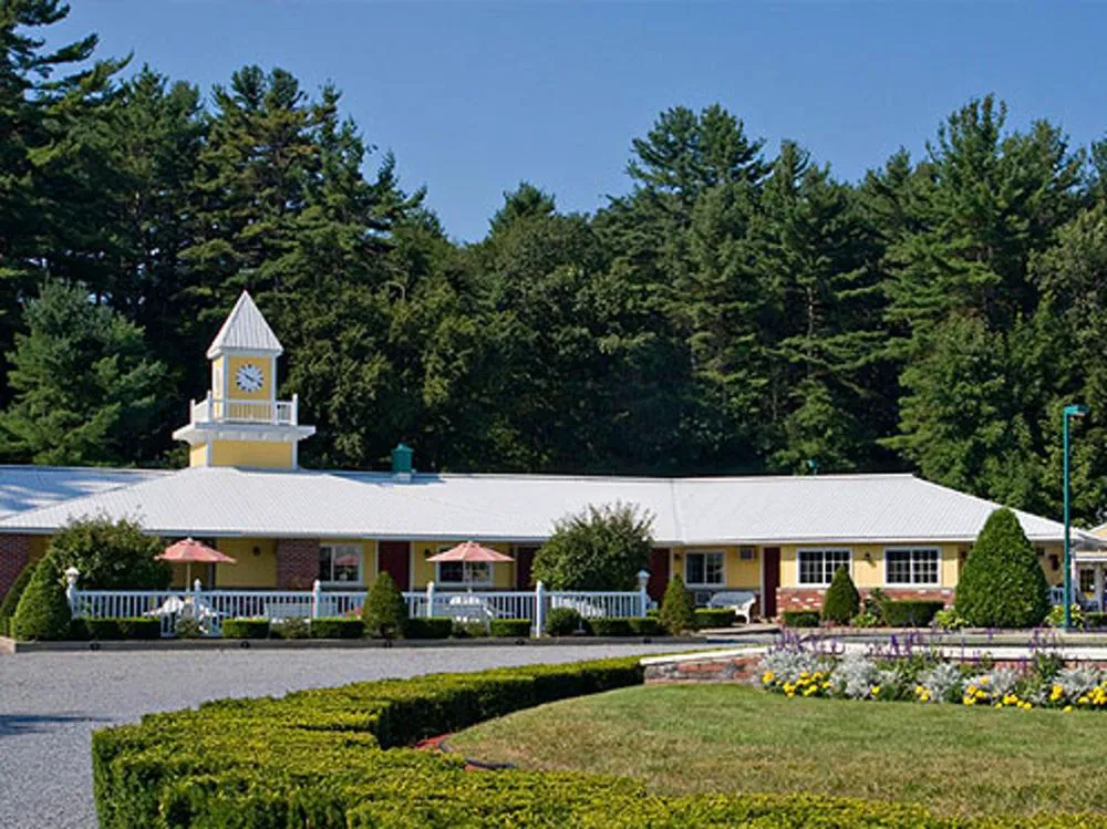 Colonel Williams Resort and Suites hotel hero