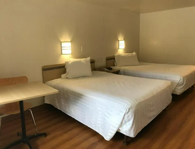 Travelodge by Wyndham Fayetteville hotel detail image 2