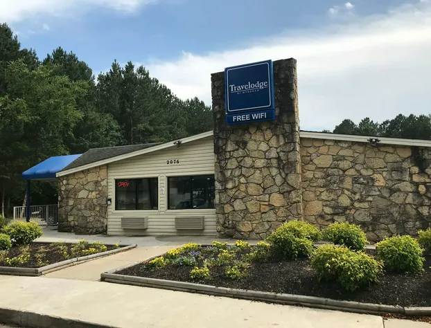 Travelodge by Wyndham Fayetteville hotel detail image 1