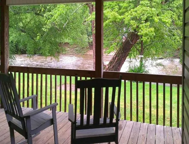 Lloyd's On The River Country Inn By OYO hotel detail image 1