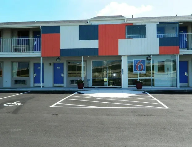 Motel 6 Oklahoma City, OK - Airport East hotel detail image 3