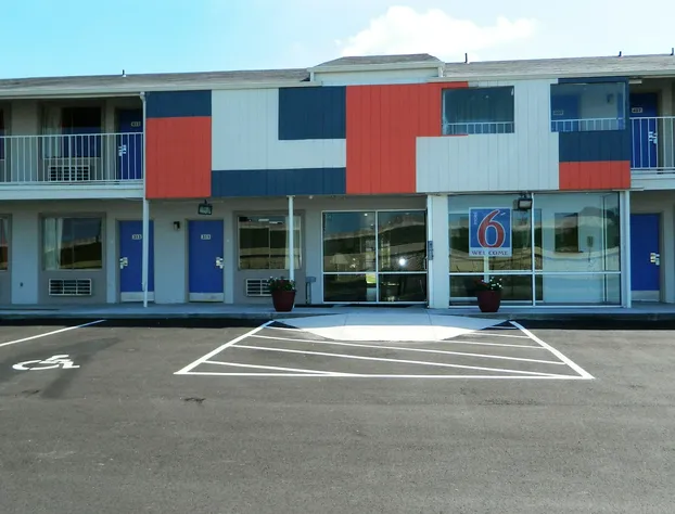 Motel 6 Oklahoma City, OK - Airport East hotel detail image 3