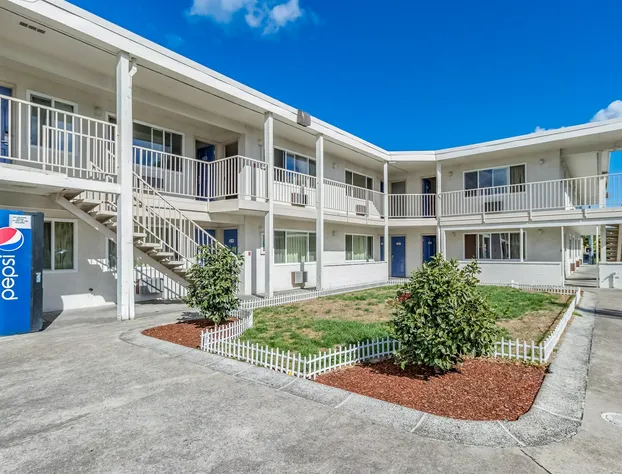 Motel 6 Beaverton, OR hotel detail image 1