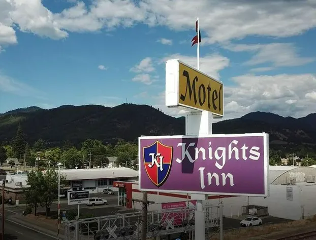 Knight's Inn Motel hotel detail image 1