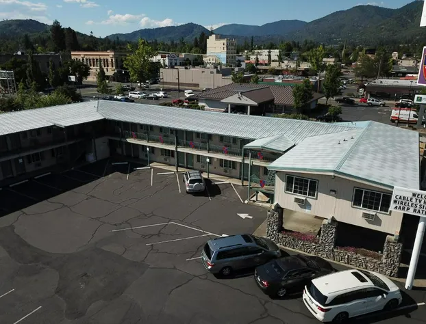 Knight's Inn Motel hotel detail image 3