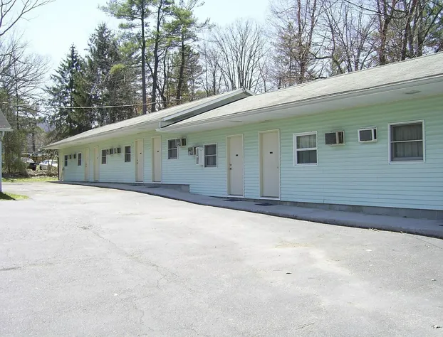 Cedar Grove Motel hotel detail image 1