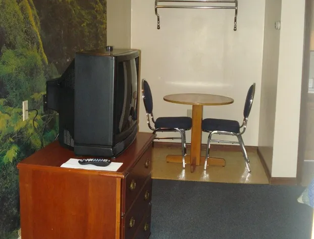 Cedar Grove Motel hotel detail image 4