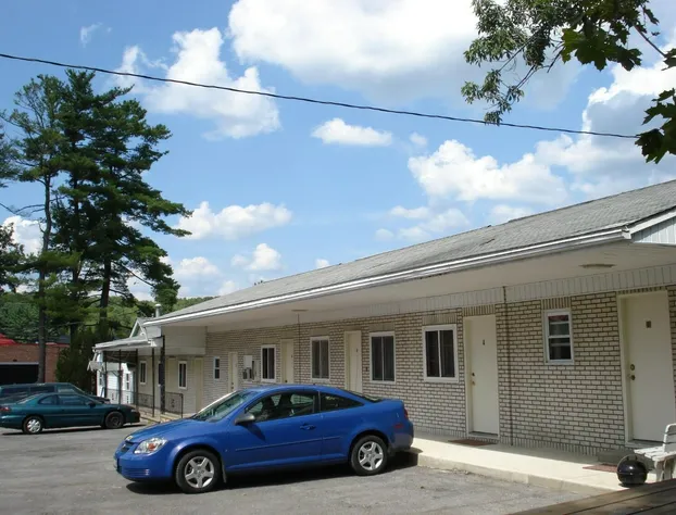 Cedar Grove Motel hotel detail image 2