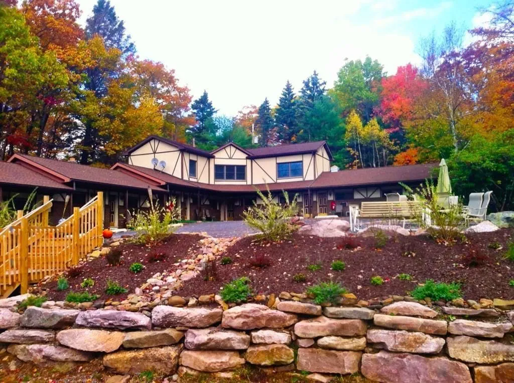 Lake Harmony Inn hotel hero