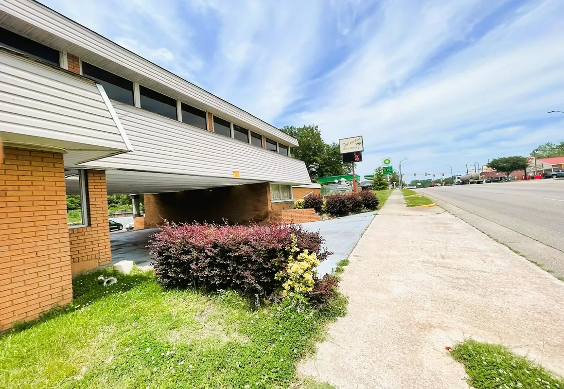 Palmetto Inn & Suites By Oyo Orangeburg hotel hero