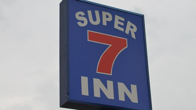 Super 7 Inn hotel detail image 2