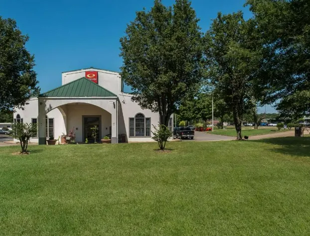 Econo Lodge hotel detail image 3
