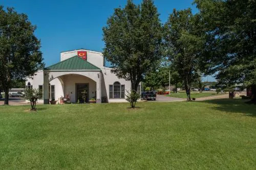 Econo Lodge hotel detail image 3