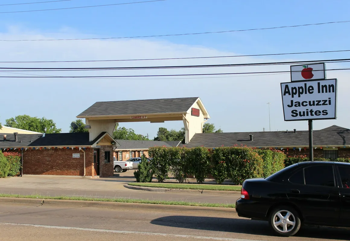 Apple Inn hotel hero