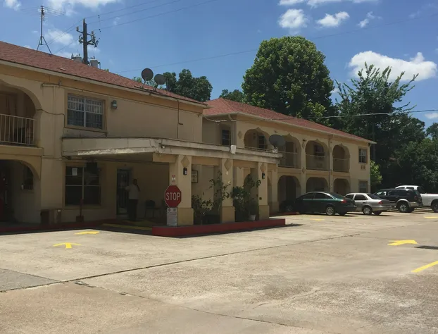 Guest Inn & Suites hotel detail image 1