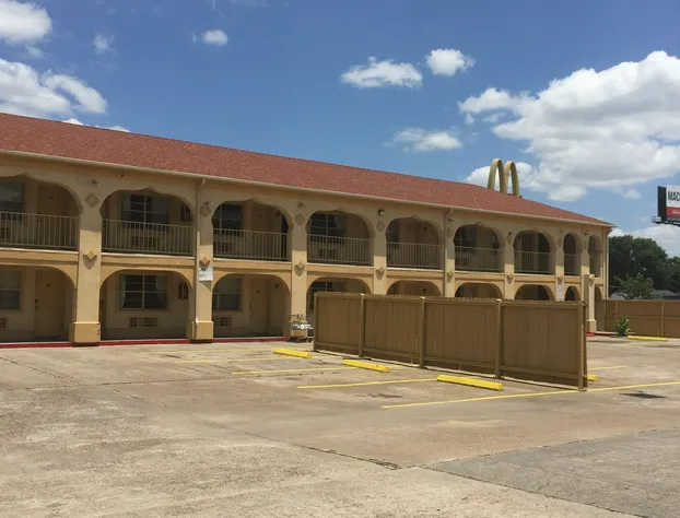 Guest Inn & Suites hotel detail image 4