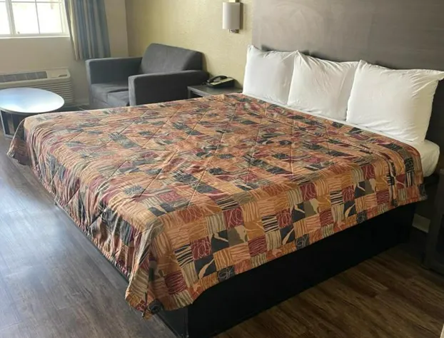 Relax Inn Marlin hotel detail image 1