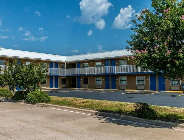 Econo Lodge hotel detail image 1