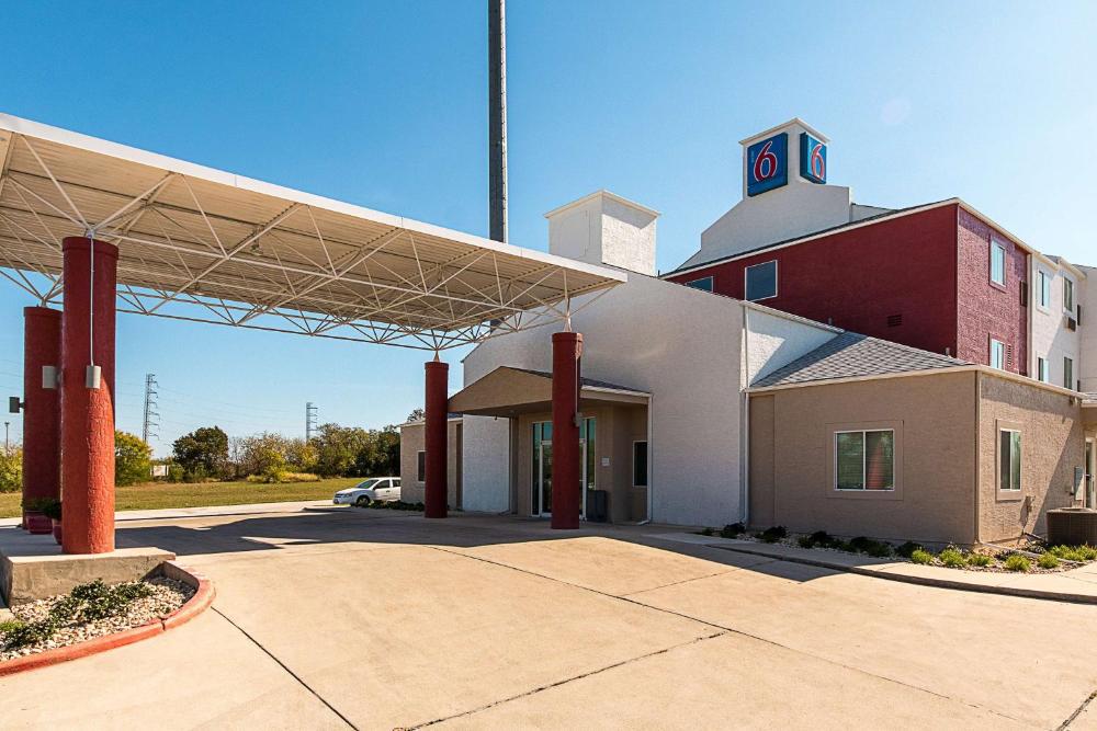 Motel 6 San Antonio, TX - Downtown - Alamo Dome hotel hero