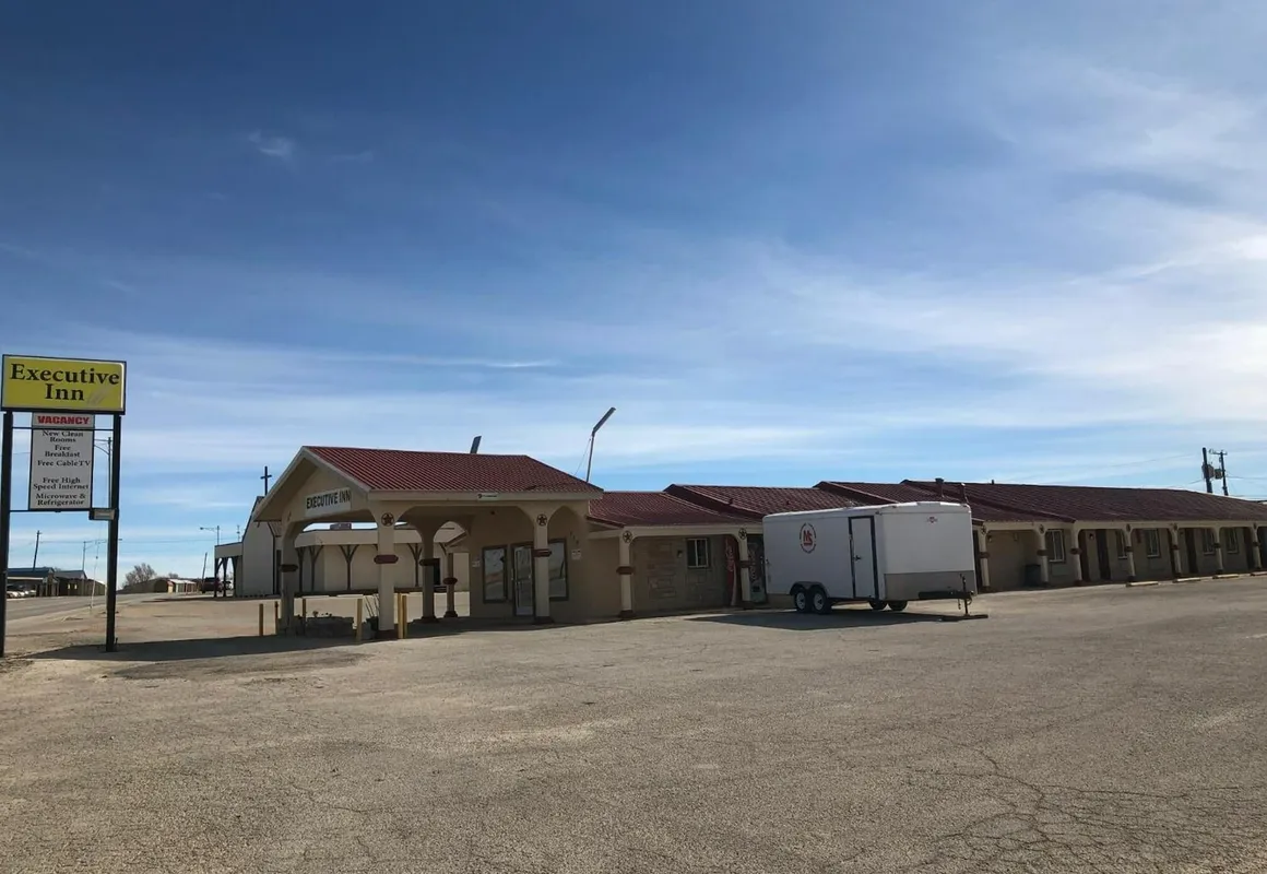 Executive Inn hotel hero