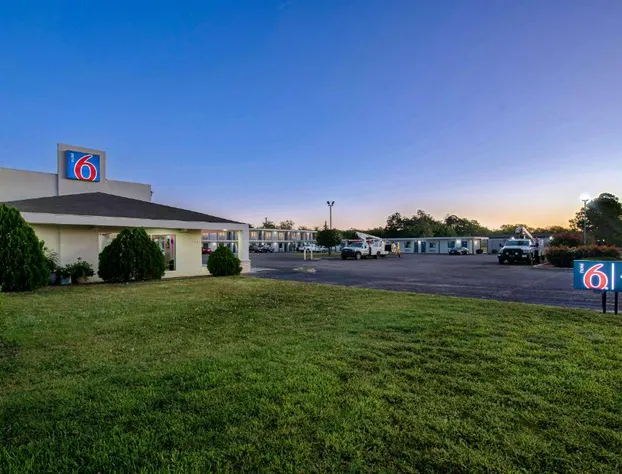 Motel 6 Sulphur Springs, TX hotel detail image 3