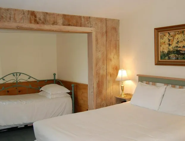 Summit Lodge hotel detail image 3