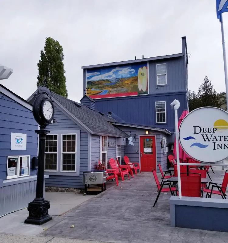 Deep Water Inn hotel hero