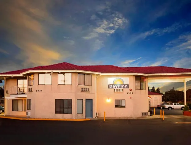 Days Inn by Wyndham Lakewood South Tacoma hotel detail image 1
